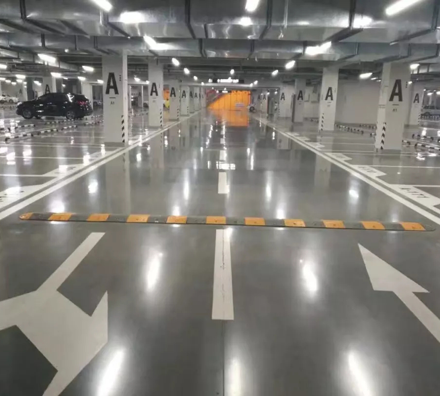 經混凝土硬化劑處理的地坪能劃線嗎？